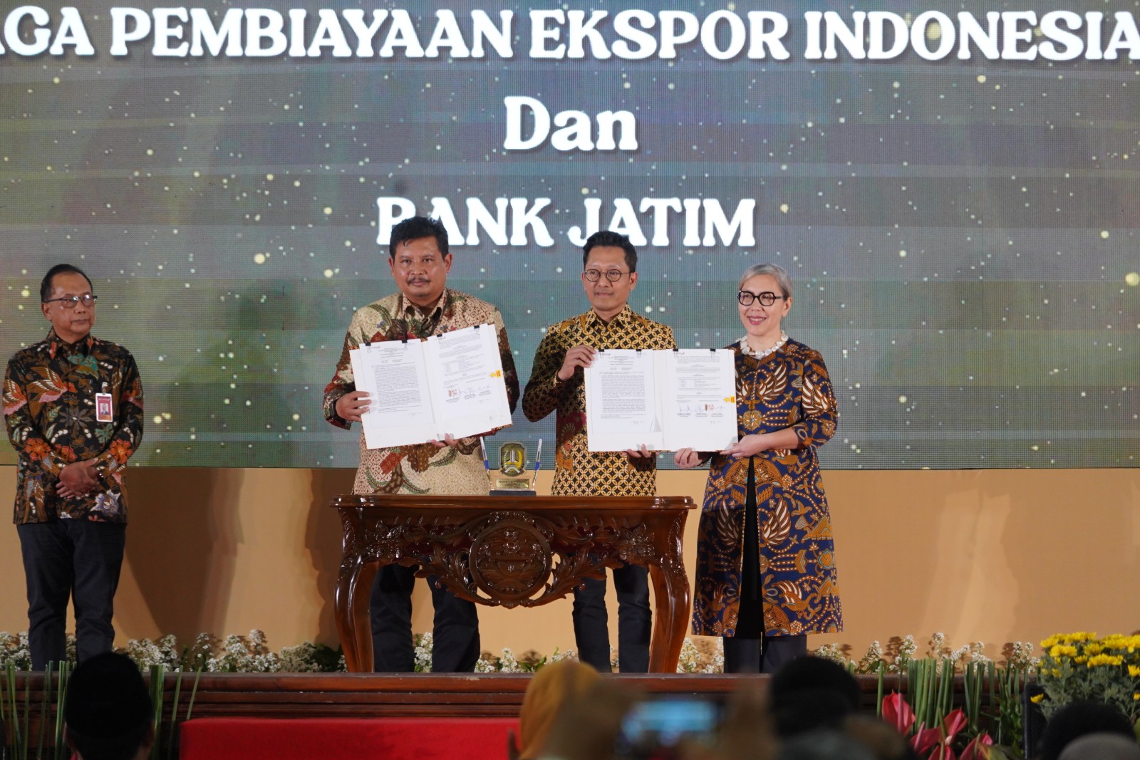 Gubernur Jawa Timur Apresiasi LPEI dan Bank Jatim yang Mendorong Ekspor Semakin Berkembang