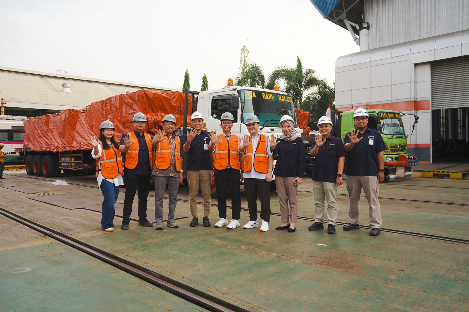 Indonesia Eximbank Dukung Kembali Ekspor Gerbong Kereta Barang ke Selandia Baru, Perkuat Daya Saing Industri Strategis Nasional